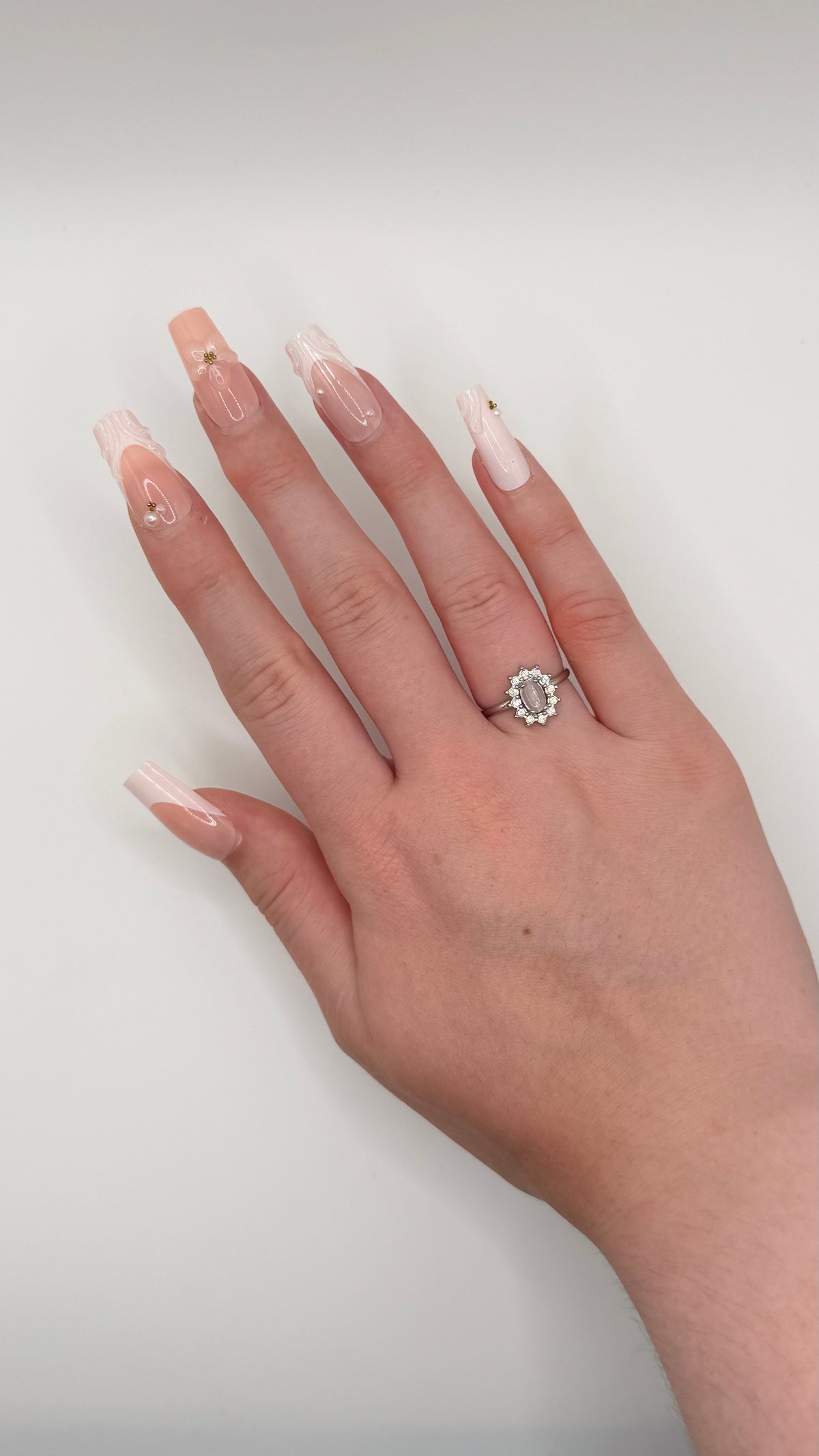 Bague Elif rose, argenté, en acier inoxydable, ornée d’une pierre ovale et de strass scintillants
