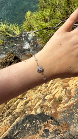 Bracelet Spark, argenté, en acier inoxydable, orné d’un pendentif ovale scintillant et de petits strass délicats 